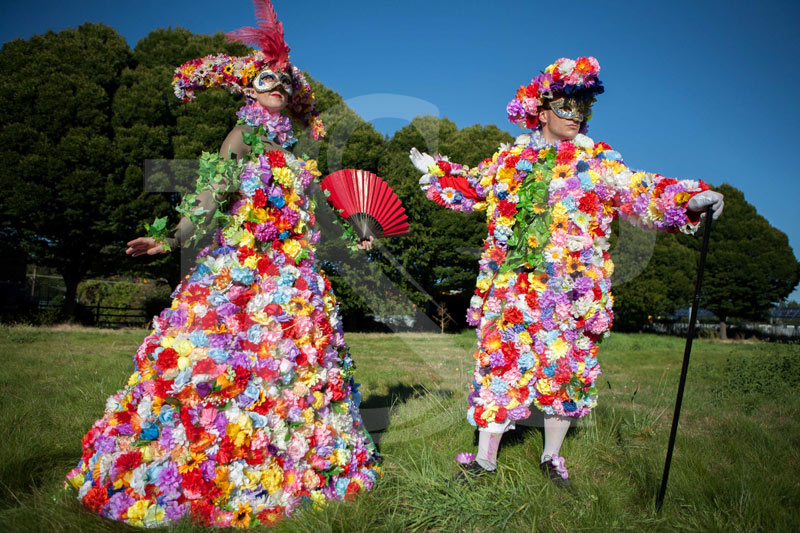 événement privé, almaty, Kazakhstan, échassiers, personnages fleurs, animations,