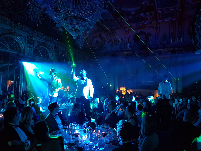 musiciens en smoking, laser, artistes laser, musiciens laser, musiciens technologie