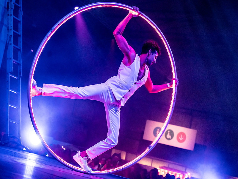 numéro de roue cyr, roue cyr de feu, roue cyr LED, roue en feu, roue en LED, lumière