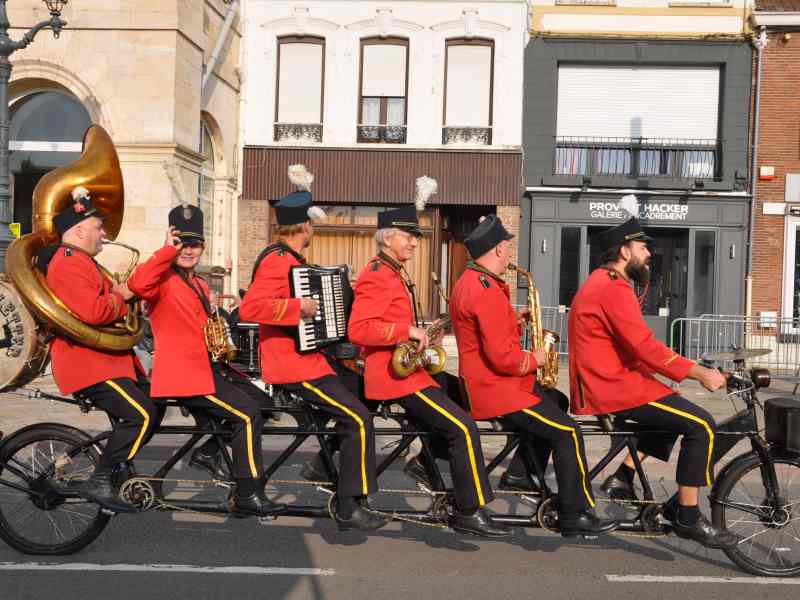 orchestre à velo, velos, évènement vélo, fanfare à vélo, musique à vélo, parade à vélo, musique déambulation, musique parade