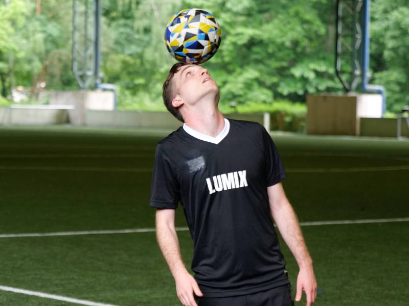 football freestyle, jongleur football, football spectacle, freestyle spectacle, jongleur avec ballons foot, freestyle foot